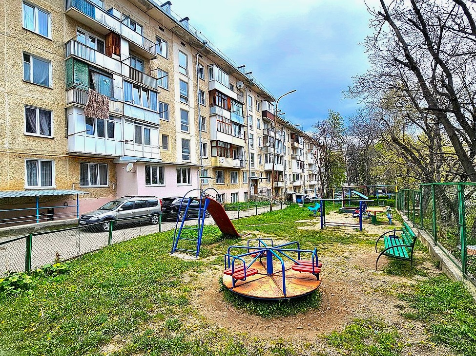 На модернизацию детской площадки во дворе дома выделено более 4 000 000 рублей